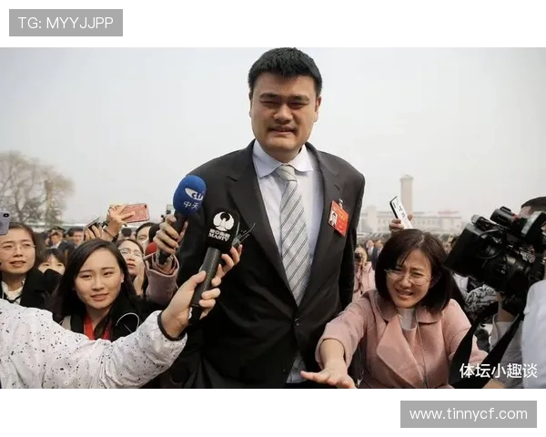 姚明以身作则引领中国篮球迈向世界舞台展现体育精神与民族自信