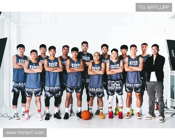 以篮球为纽带探索团队合作与青春奋斗的无限激情 以篮球为纽带探索团队合作与青春奋斗的无限激情