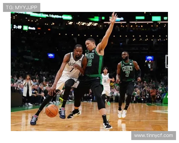 篮网迎战老鹰：两队激烈对决，谁能笑到最后争夺季后赛席位