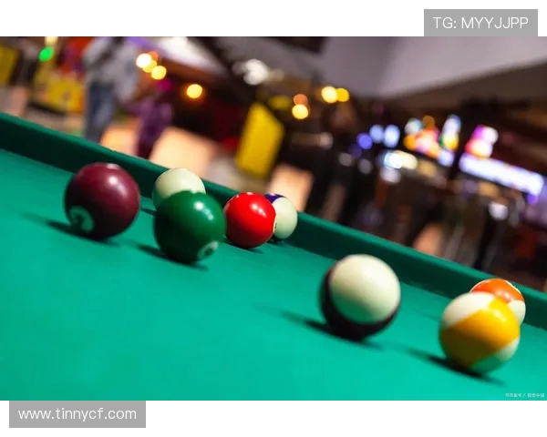 台球运动的技巧提升与心理策略在竞技与休闲中的全面解析 台球运动的技巧提升与心理策略在竞技与休闲中的全面解析