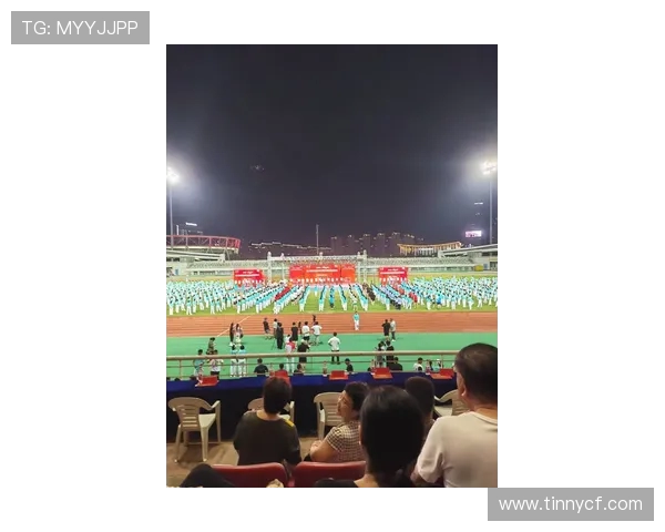 广州飞盘队引领运动潮流的节奏革新与团队精神探讨