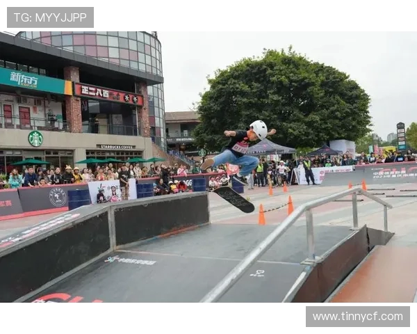 重庆滑板队的速度之旅：探索滑板文化与激情的碰撞